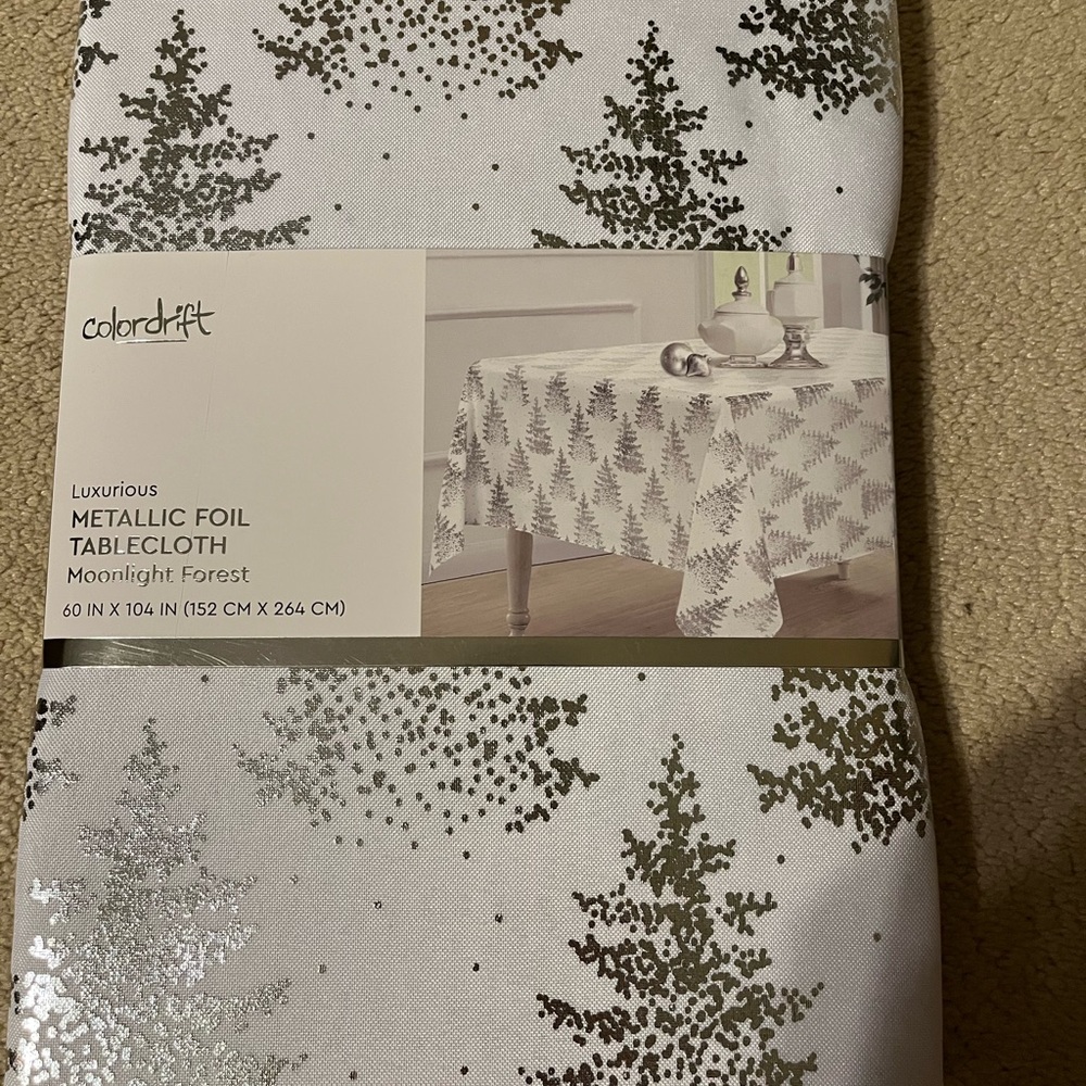ColorDrift Metallic Foil Tablecloth